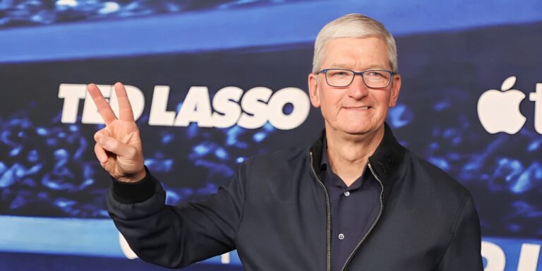 Tim Cook ‘excited by the enthusiasm’ in India as Apple sets all-time revenue record Tim Cook ‘excited by the enthusiasm’ in India as Apple sets all-time revenue record